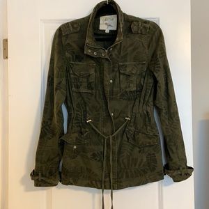 Leaf Patterned light jacket
